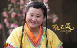 娱乐吃瓜贾玲,娱乐界的“吃瓜女王”，笑料百出的人生